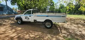 Tata 207 White 2005