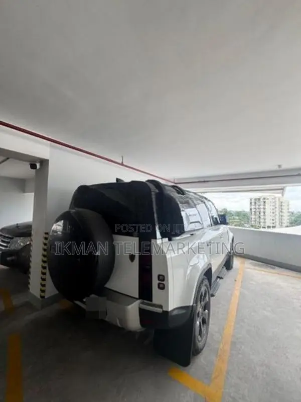Land Rover Defender 110 2024