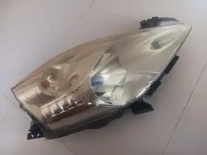 Nissan Leaf RH Side Halogen Headlight