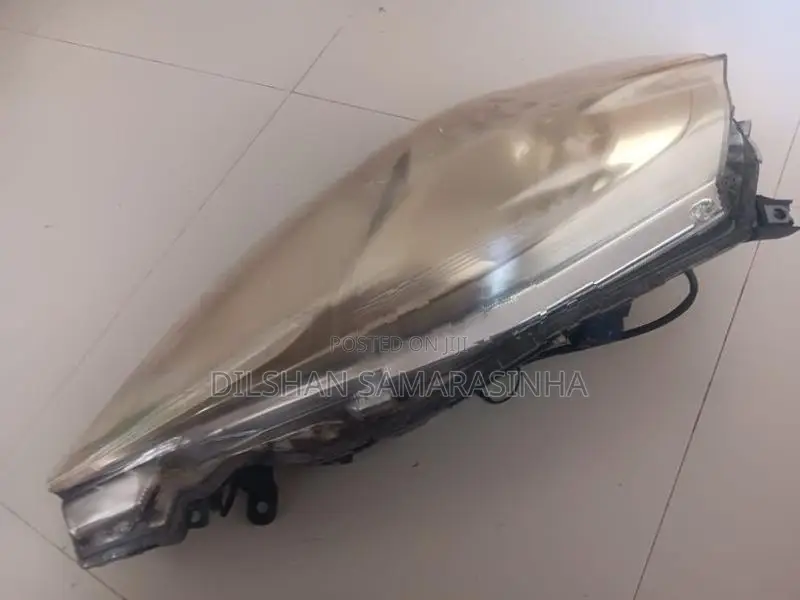 Nissan Leaf RH Side Halogen Headlight