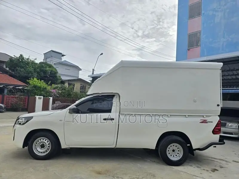 Toyota Hilux Revo 2023