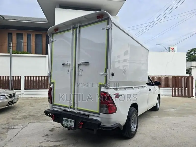 Toyota Hilux Revo 2023