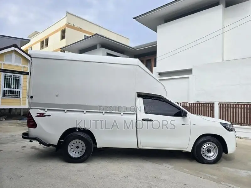 Toyota Hilux Revo 2023