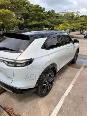 Honda Vezel 2023 Z Play moonroof