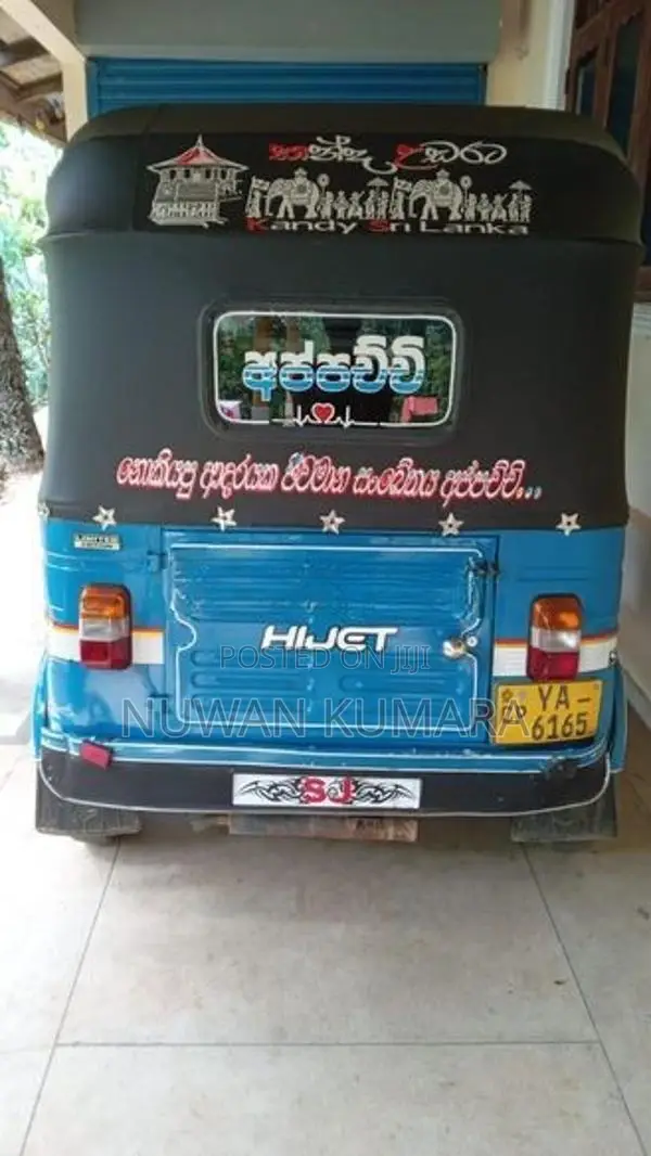 Bajaj RE 2010