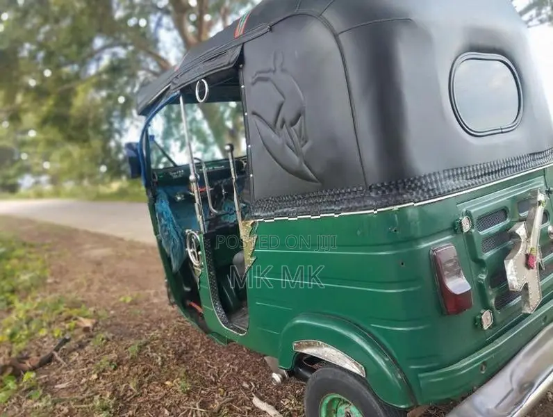 Bajaj RE Three Wheeler 2017