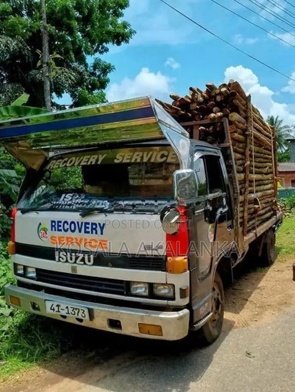 Isuzu Elf 1982