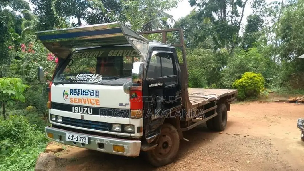 Isuzu Elf 1982