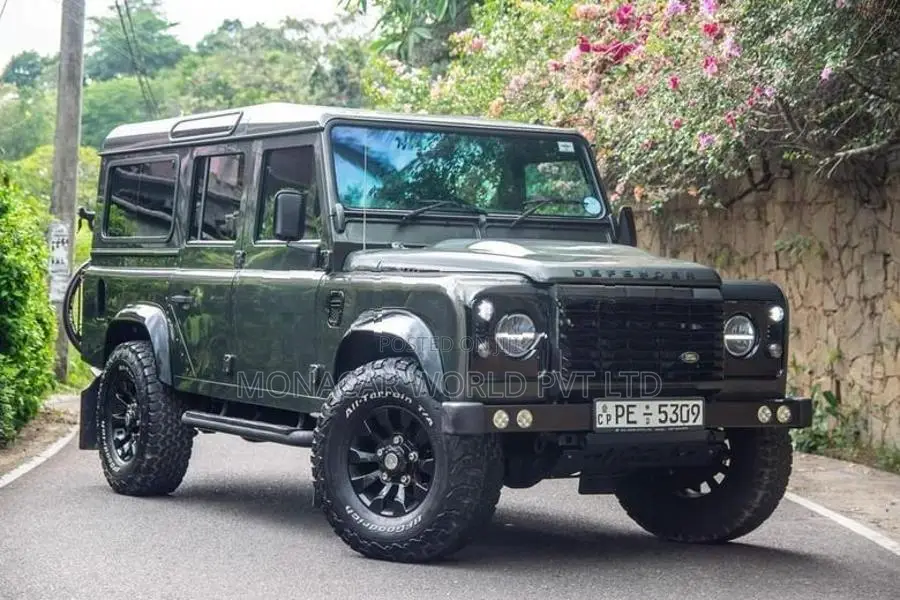 Land Rover Defender 2005