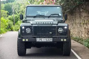 Land Rover Defender 2005