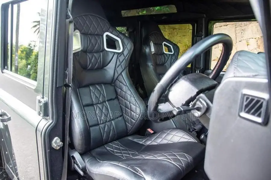 Land Rover Defender 2005