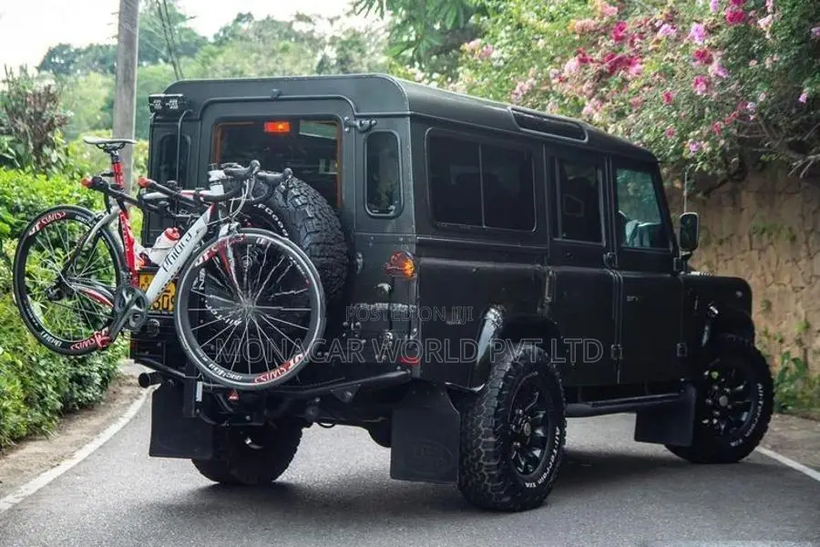 Land Rover Defender 2005