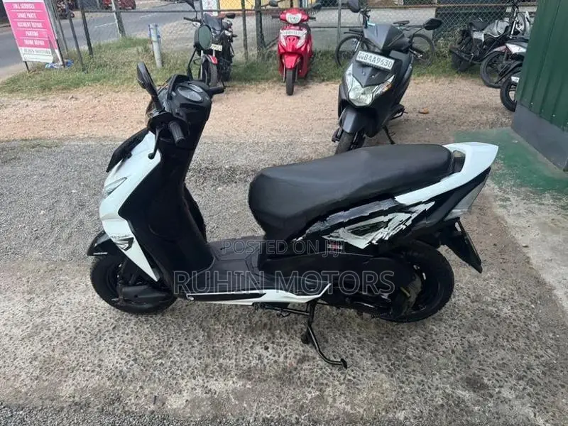 Honda Dio 2017