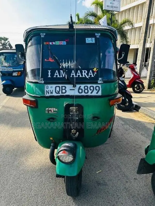 Bajaj RE 2015