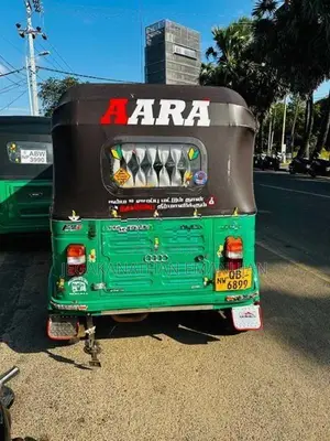 Bajaj RE 2015
