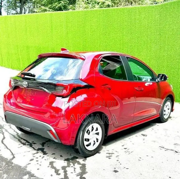 Toyota Yaris G LED Front Headrest 2026