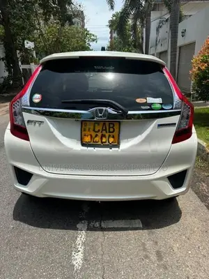 Honda Fit GP5 Hybrid 2014