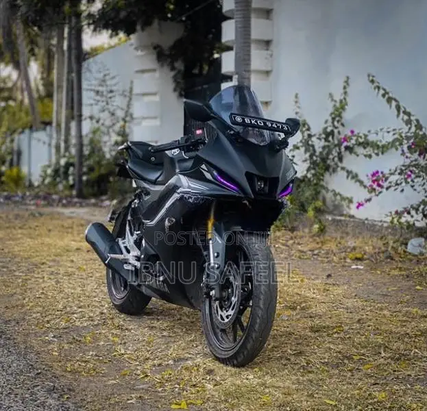 Yamaha R15 V4 2025