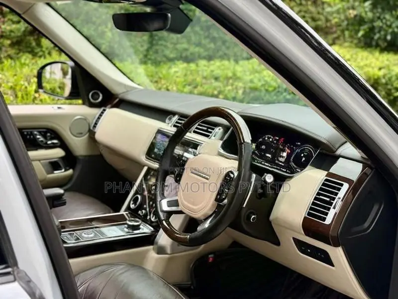 Land Rover Range Vogue SWB Comfort + 2018