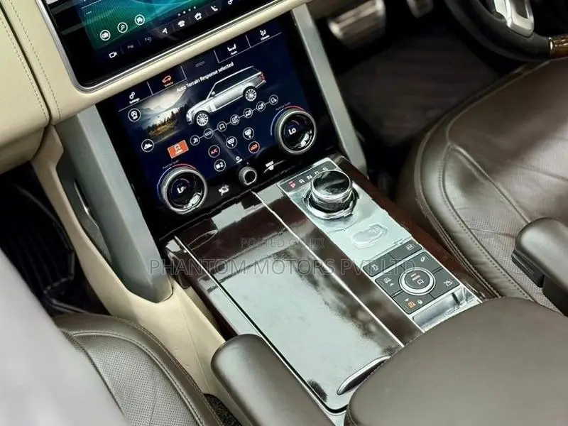 Land Rover Range Vogue SWB Comfort + 2018