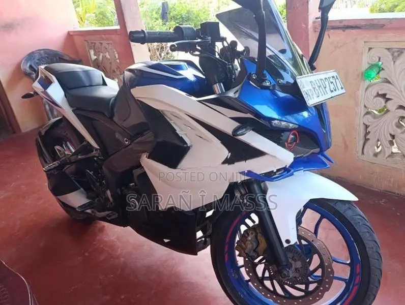 Bajaj Pulsar RS200 2018