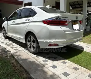 Honda Grace Ex 2017