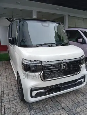 Honda N-Box Custom 2024