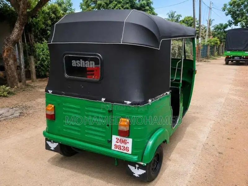 Bajaj RE 2005