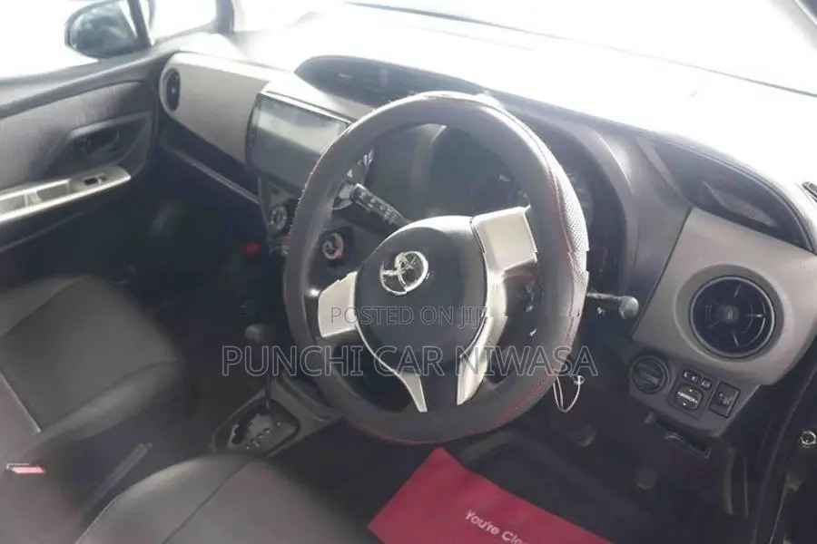 Toyota Vitz 2016