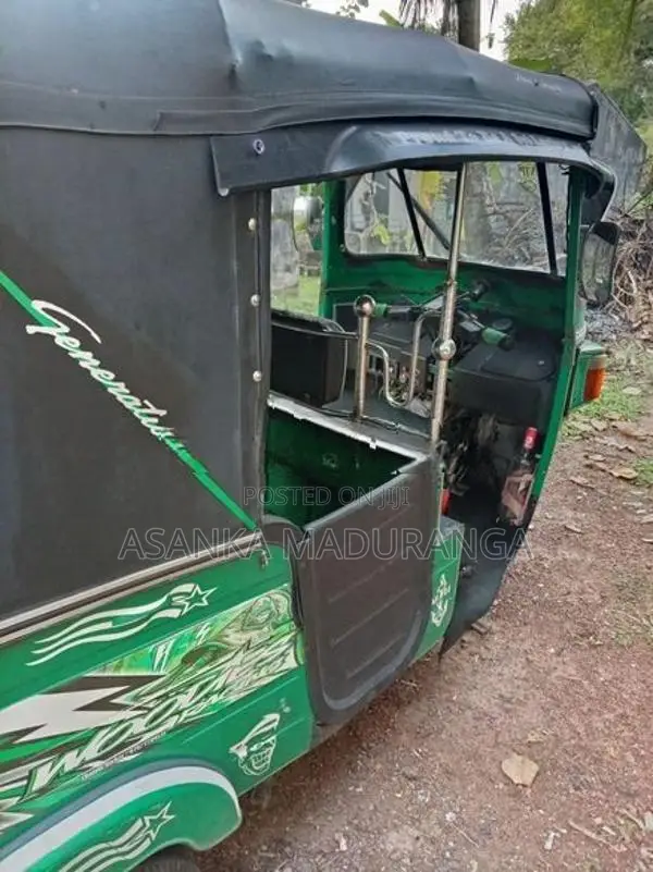 Bajaj RE 2010