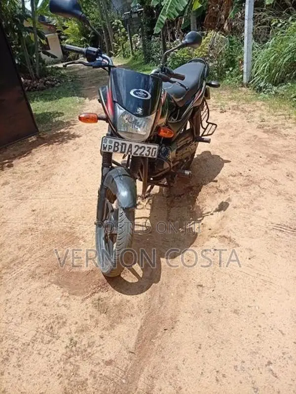 Bajaj Platina 100 2015