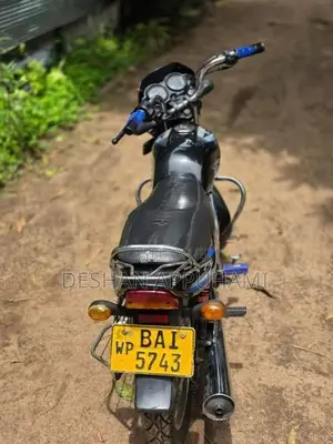 Bajaj CT100 2014