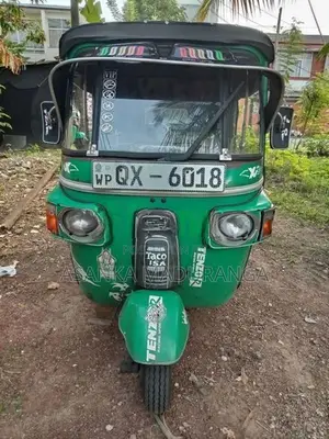 Bajaj RE 2010