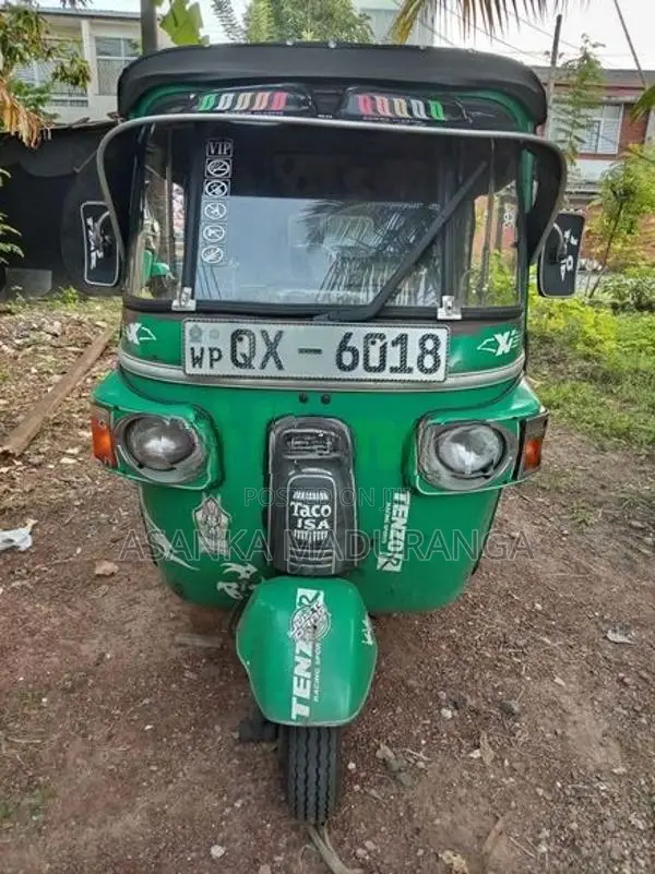 Bajaj RE 2010
