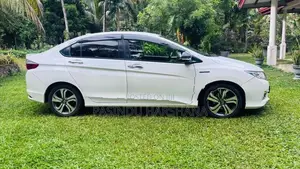 Honda Grace 2014