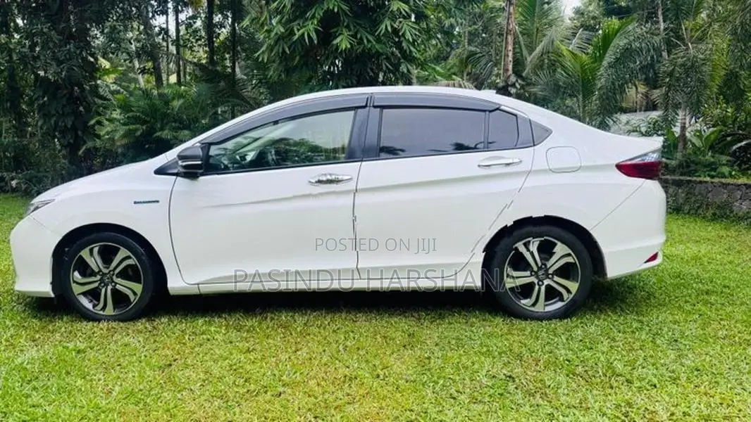Honda Grace 2014