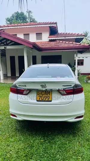 Honda Grace 2014