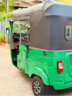 Bajaj RE 2025