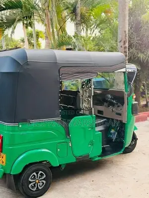 Bajaj RE 2025