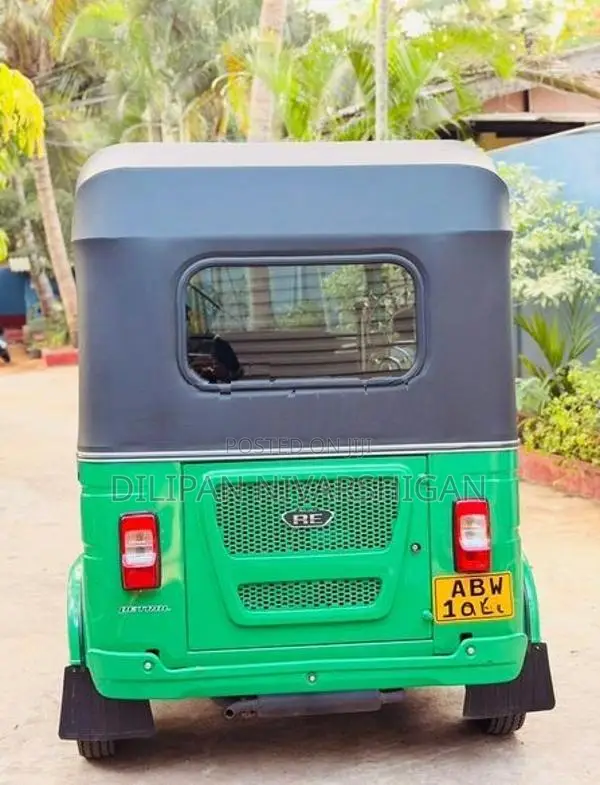 Bajaj RE 2025