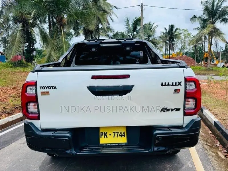 Toyota Hilux GR Sport 2025