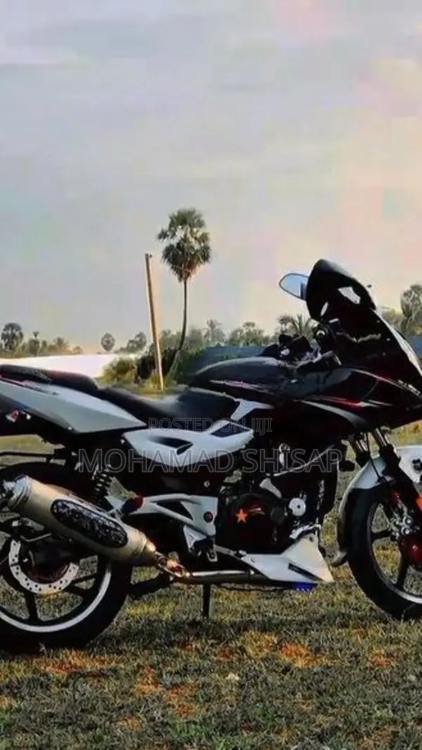 Bajaj Pulsar 220F 2011