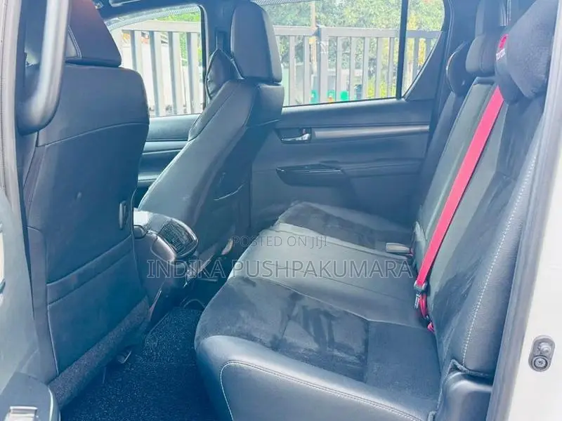 Toyota Hilux GR Sport 2025