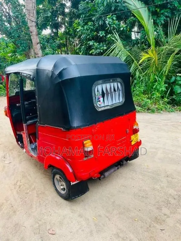 Bajaj RE 2013