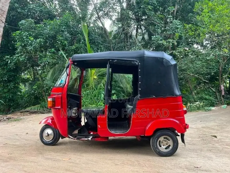 Bajaj RE 2013
