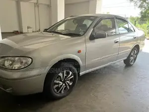 Nissan Sunny 2008