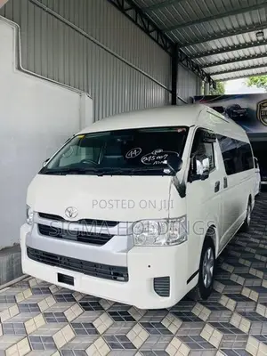 Toyota Hiace GL 14 Seater GDH 223 2024
