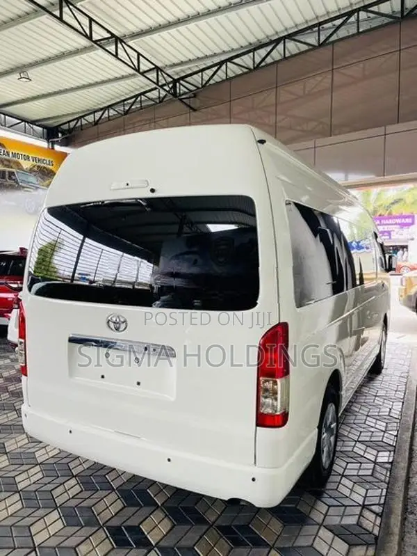 Toyota Hiace GL 14 Seater GDH 223 2024