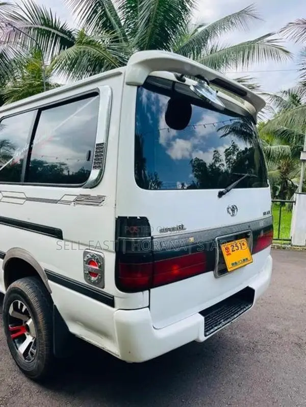 Toyota Dolphin LH113 1993