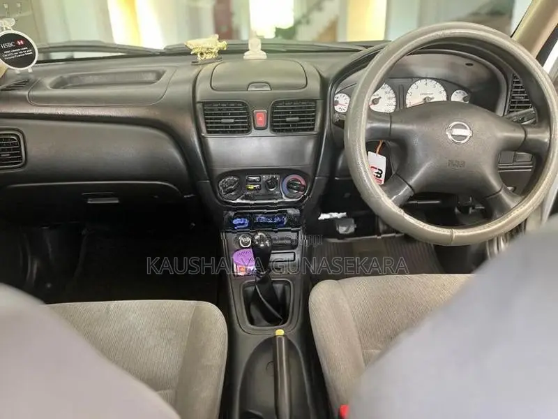 Nissan Sunny 2008